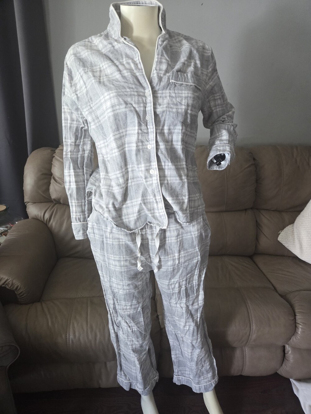 Gap Size Small Light Gray Ladies  Plaid Pajama Set